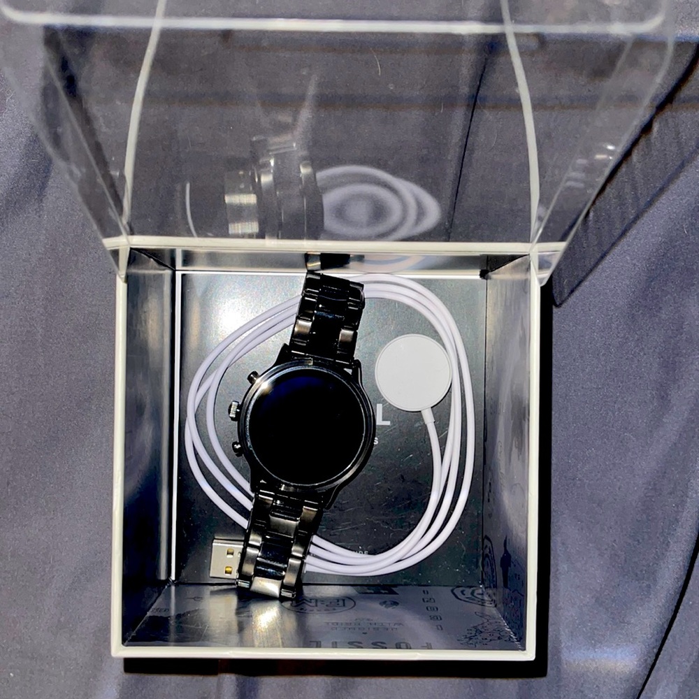 Brand new Mens Fossil SmartWatch